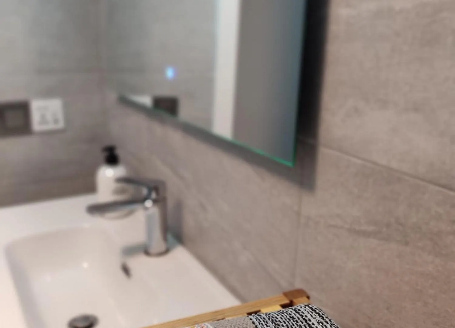 Room Private Bathroom In Shared Apartment 50M From Gibraltar La Linea de la Concepcion Homestay